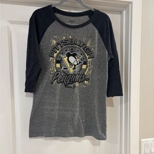 Reebok XL Pittsburgh Penguins Grey and Black Raglan Shirt